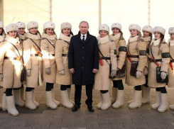 Волгоградские регулировщицы сразили президента