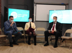 «Почему вход в спортзалы и бассейны в Волгограде с QR-кодом, а в транспорт — нет»: обладминистрации пришлось ответить