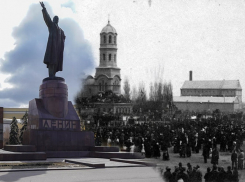 Тогда и сейчас: печальная судьба взорванного храма на месте площади Ленина в Волгограде 