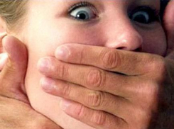 На юге Волгограда неизвестные надругались над двумя студентками