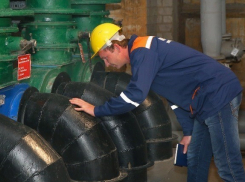 В Волгограде на трубах тепловых сетей выявлено более 500 порывов 