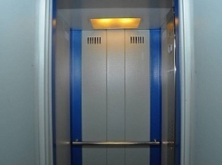 В домах волгоградцев заменят устаревшие лифты