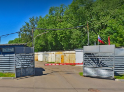 Волгоградец оттащил москвичку к гаражам, избил и снасильничал