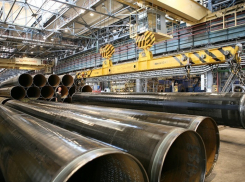 Рабочего Волжского трубного завода раздавило рухнувшей трубой 