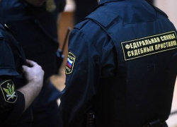 Списал долги нескольким людям: в Волгограде огласили приговор "доброму" судебному приставу