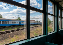 Шесть поездов задерживаются из-за падения обломков БПЛА в Волгоградской области 