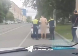 Голый забег устроил мужчина на главной дороге Волгограда: видео 