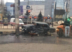 Виновником воскресного ДТП в Волгограде оказался водитель Porsche Cayenne