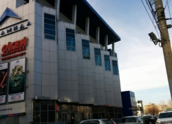 В Волгограде посетитель ТЦ разбился насмерть после падения с эскалатора