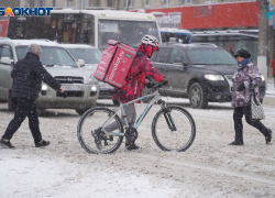 Житель Волгограда напал с ножом на курьера «Самоката»