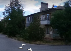 В историческом доме в Волгограде две недели купаются в тазиках