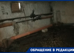 Со зловонным запахом из-за течи подвальной трубы вынуждена жить волжанка