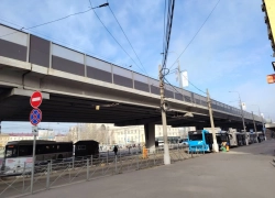 Кусками обваливающийся  волгоградский мост привлек внимание Бастрыкина