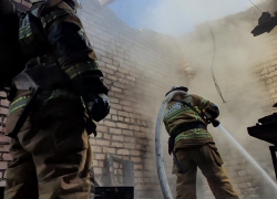 Под Волгоградом мужчина погиб при пожаре в пристройке 