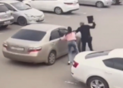 На видео попало эпичное задержание магазинных воров в Волгограде 