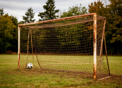 Искалеченного воротами 7-летнего экстренно доставили в Волгоград