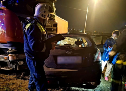 Фура снесла иномарку с детьми, погиб 17-летний волгоградец