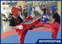Крупный турнир по детскому кикбоксингу показал волгоградский фотограф