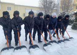 Будущие полицейские из Африки впервые увидели снег в Волгограде