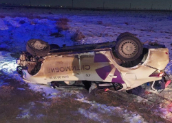 Под Волгоградом разбился насмерть водитель такси