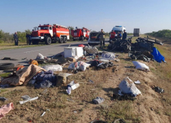 Водитель умер по дороге в больницу: в жутком ДТП под Волгоградом погибли четверо