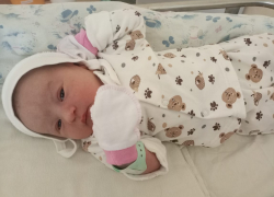 В Волгограде показали первую родившуюся в 2022 году малышку