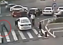Что упало, то пропало: таксист в Волгограде прикарманил чужой бумажник