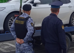 Волгоградские приставы арестовали Lexus за миллионные долги по алиментам