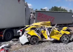 22-летняя девушка погибла в шок-ДТП с фурой под Волгоградом