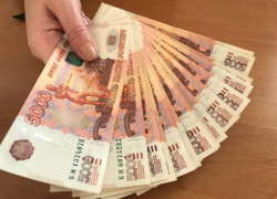 Следователь СК идёт под суд за взятки на 21 млн в Волгограде