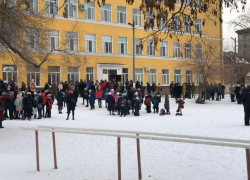Срочная эвакуация началась в школах Волгограда