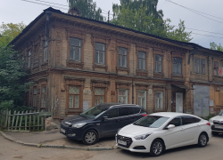 В Волгоградской области работник автосервиса с другом избили клиента, которого не устроили расценки мастерской