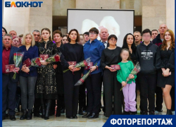 Дети первой погибшей в СВО женщины-военной получили в Волгограде награду за мамино мужество