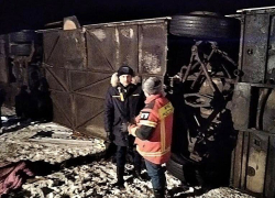 Мальчику в перевернувшемся автобусе Москва – Волгоград оторвало ноги и руку