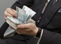 В Волгограде директор фирмы «сэкономил» на заместителе 200 тысяч рублей