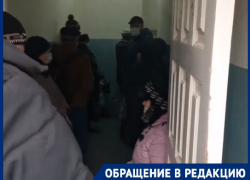 Волгоградцы стоят часами на морозе, пытаясь попасть на почту