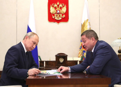 Владимир Путин провел встречу с губернатором Волгоградской области Андреем Бочаровым