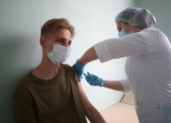 В Волгоградской области с 2022 года начнётся вакцинация детей от COVID-19