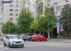 Пять убитых дорог отремонтируют в Волгограде до конца лета: список