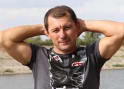 Директор автошколы под Волгоградом охмурил десяток девушек: они оформляли кредиты и отдавали квартиры ради его спасения