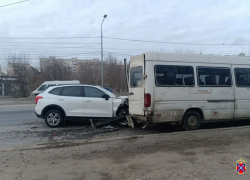 Школьник пострадал в ДТП с маршруткой в Волгограде