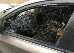 В Волгограде поджигатель автомобиля попал в поле зрения камеры