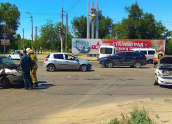 Новорожденный пострадал в массовом ДТП в Волгограде: видео