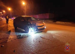 Смертельное ДТП под Волгоградом: женщину сбили сразу два автомобиля