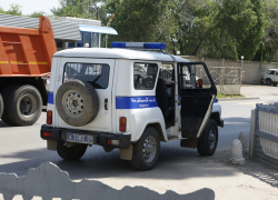 Сотрудник автомойки угнал автомобиль клиента в Волгограде и протаранил машину ДПС