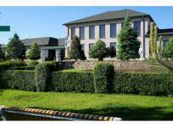 Ездил на «Хаммере» и «Линкольне»: несостоявшийся мэр Волгограда продаёт личный дворец