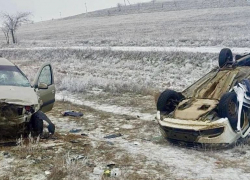 Трое волгоградцев погибли в страшном ДТП в Калмыкии, еще шестеро в больницах