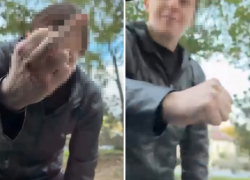 Дорожая разборка попала на видео в Волгограде: показывал нецензурщину и бил по стеклу