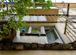 Нездоровая пенсионерка погибла под окнами пятиэтажки в Волгограде