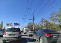 Север Волгограда перекрыт пробкой 